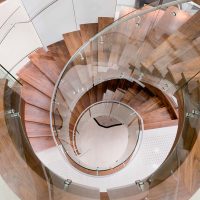 Atrium staircase glass